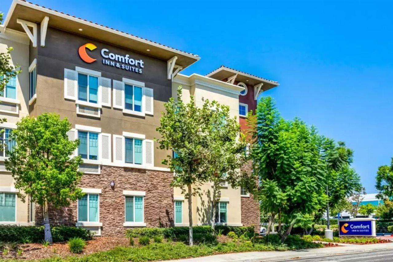 Comfort Inn & Suites Near Ontario Airport Buitenkant foto
