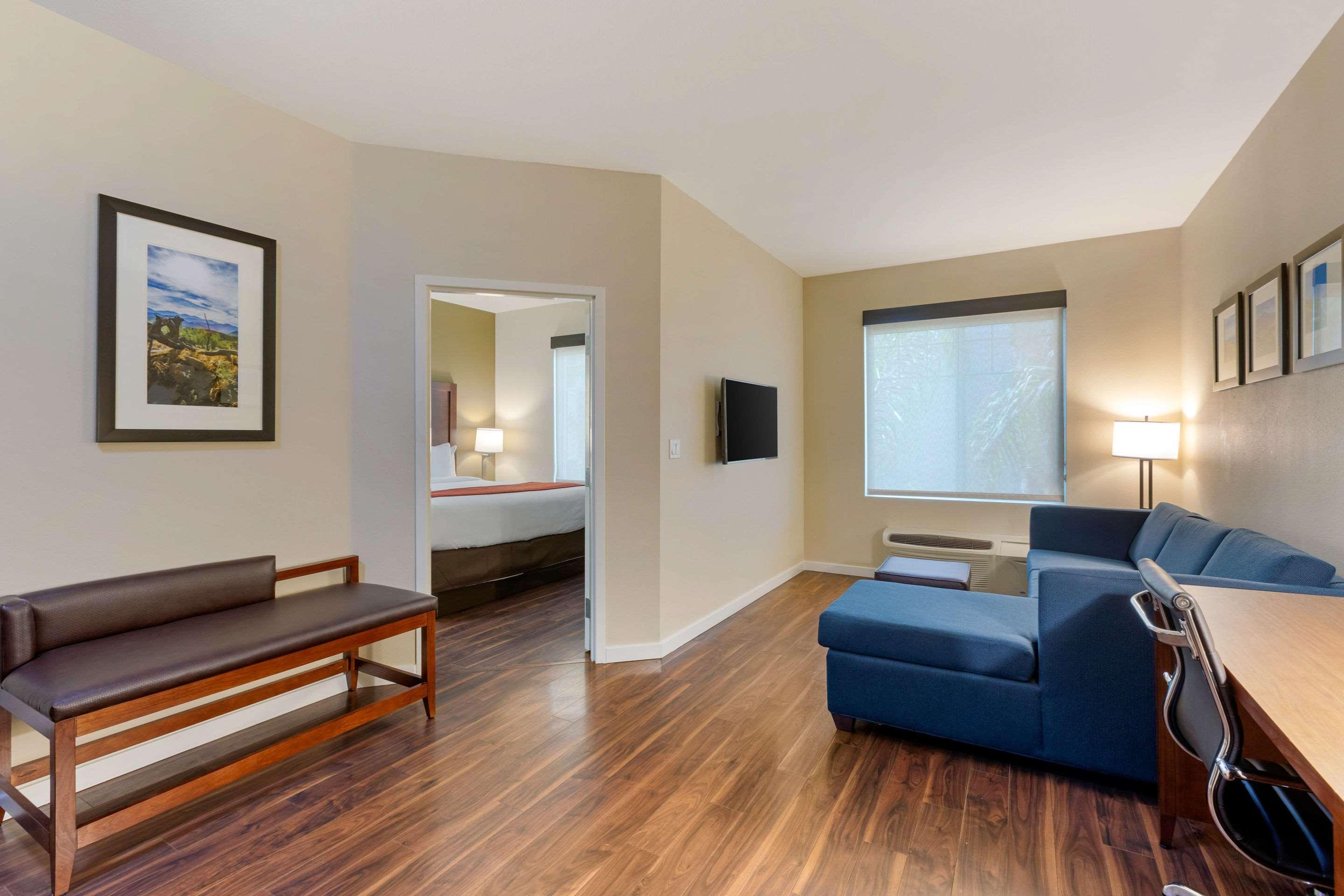 Comfort Inn & Suites Near Ontario Airport Buitenkant foto