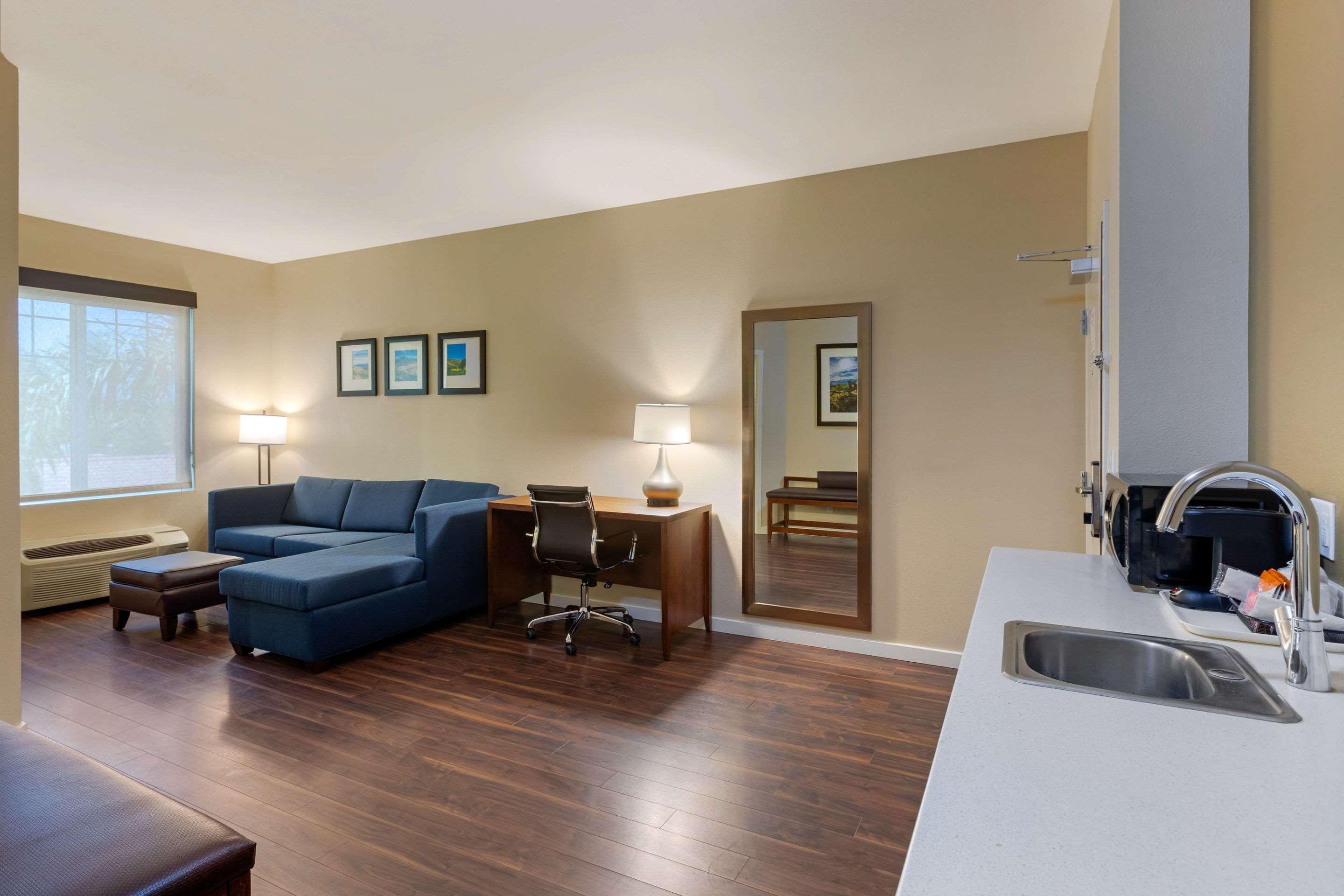 Comfort Inn & Suites Near Ontario Airport Buitenkant foto