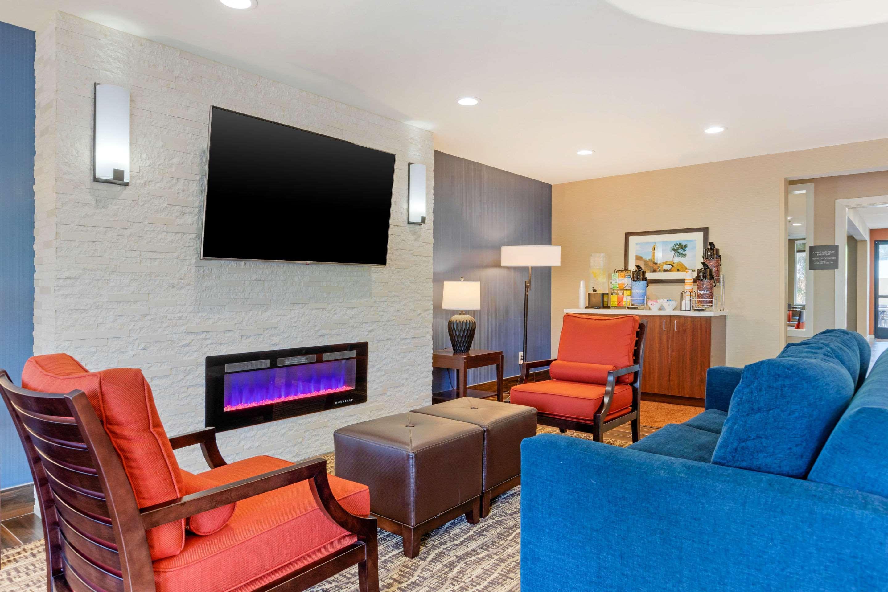 Comfort Inn & Suites Near Ontario Airport Buitenkant foto