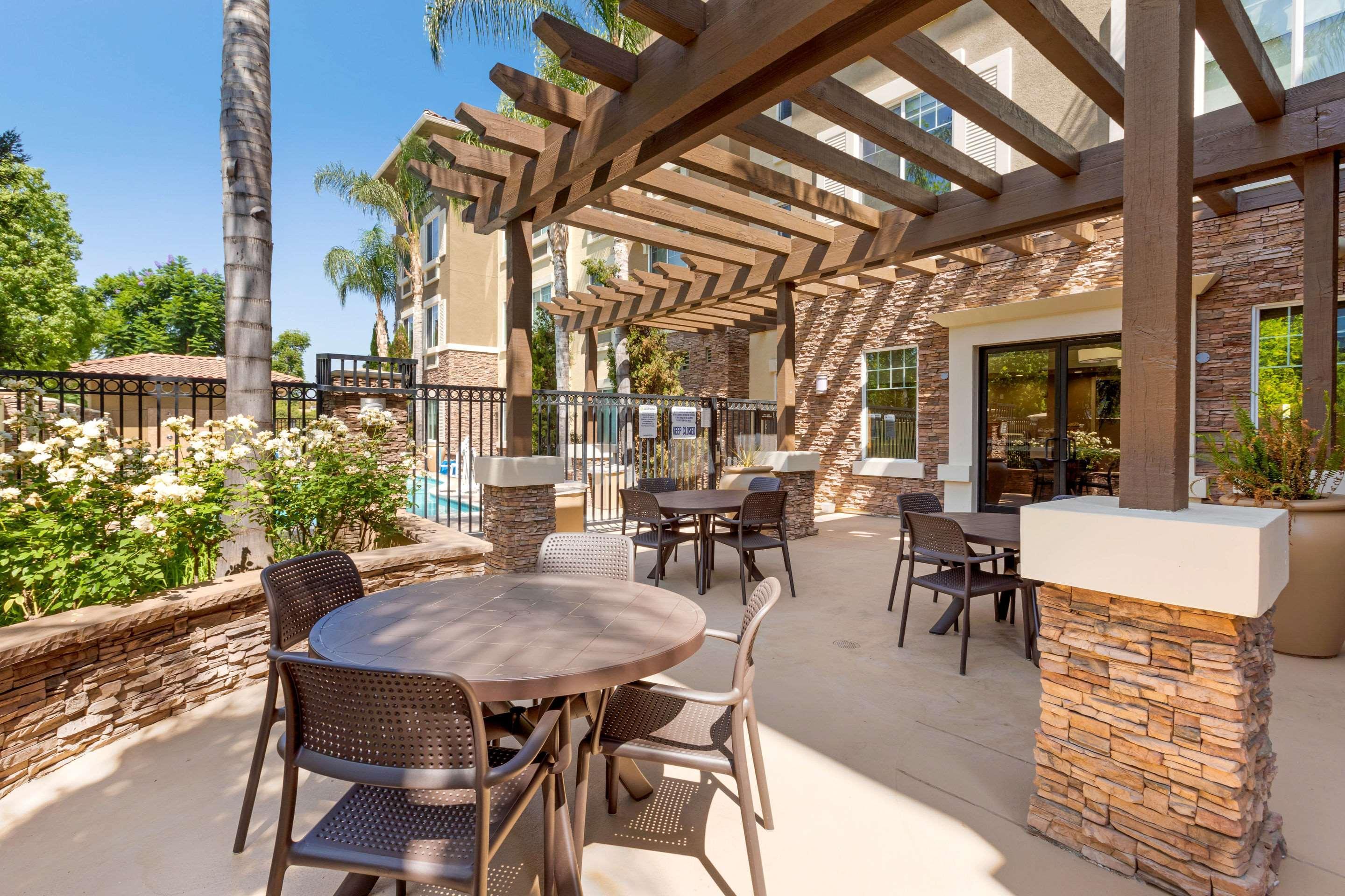 Comfort Inn & Suites Near Ontario Airport Buitenkant foto