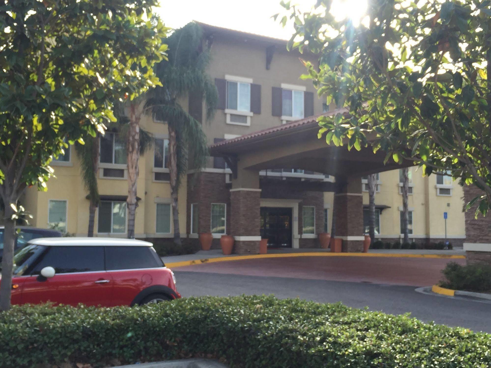 Comfort Inn & Suites Near Ontario Airport Buitenkant foto